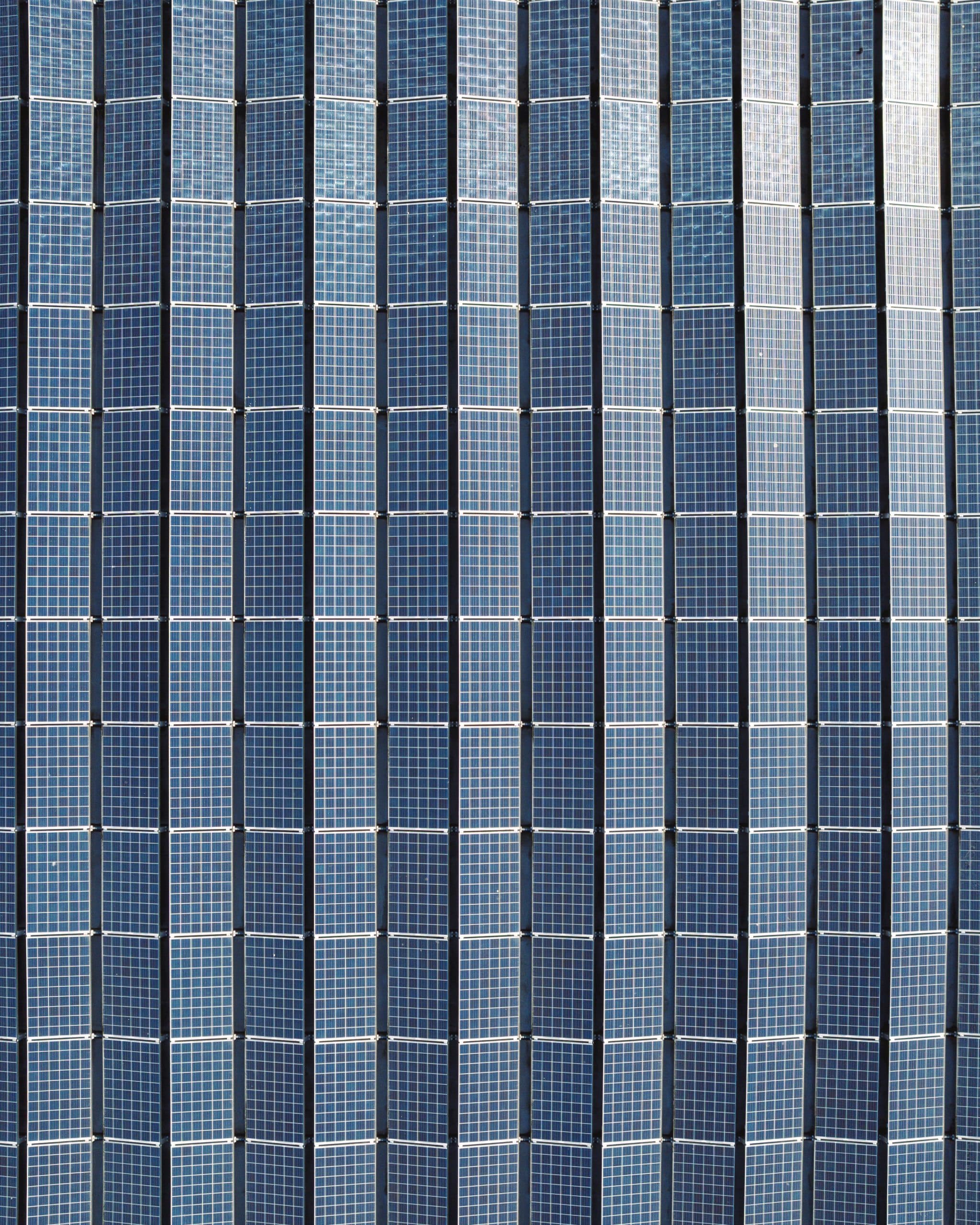 Bedrijfspanden: strategisch gelegen met ruimte voor waardecreatie, van units tot grootschalig.